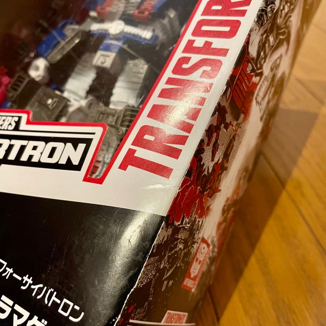 【未開封品】NETFLIX トランスフォーマー WFC-08 ウルトラマグナス