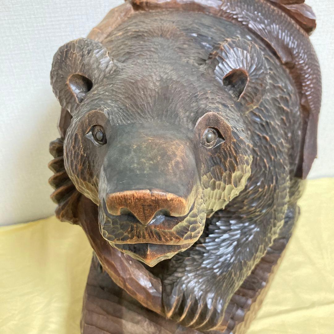 鮭背負い熊【ガラス目】あらき作 大型作品 熊 木彫り 彫刻 アイヌ