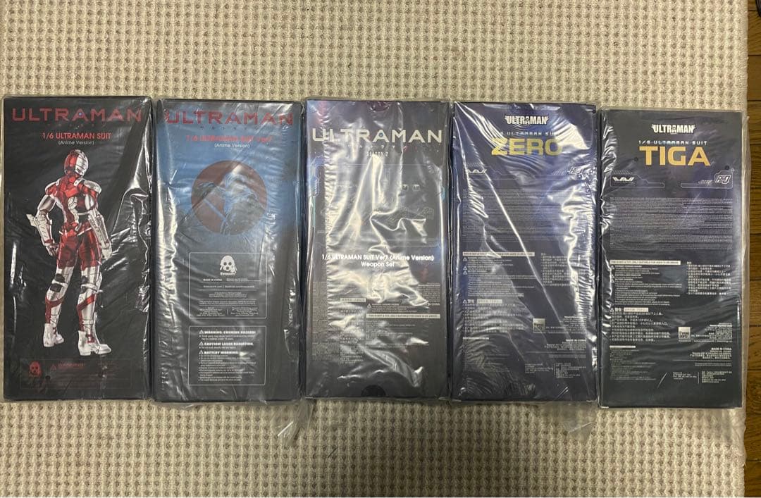 threezero ULTRAMAN SUIT4体＋weapon set 未開封