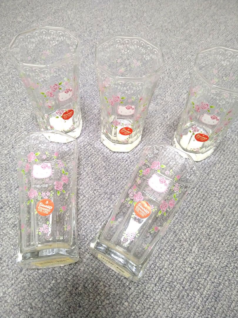 新品　希少　廃盤　昭和レトロ　ハローキティ 花柄 ガラスコップ 5個セット ハローキティ 花柄 ガラスコップ - メルカリ