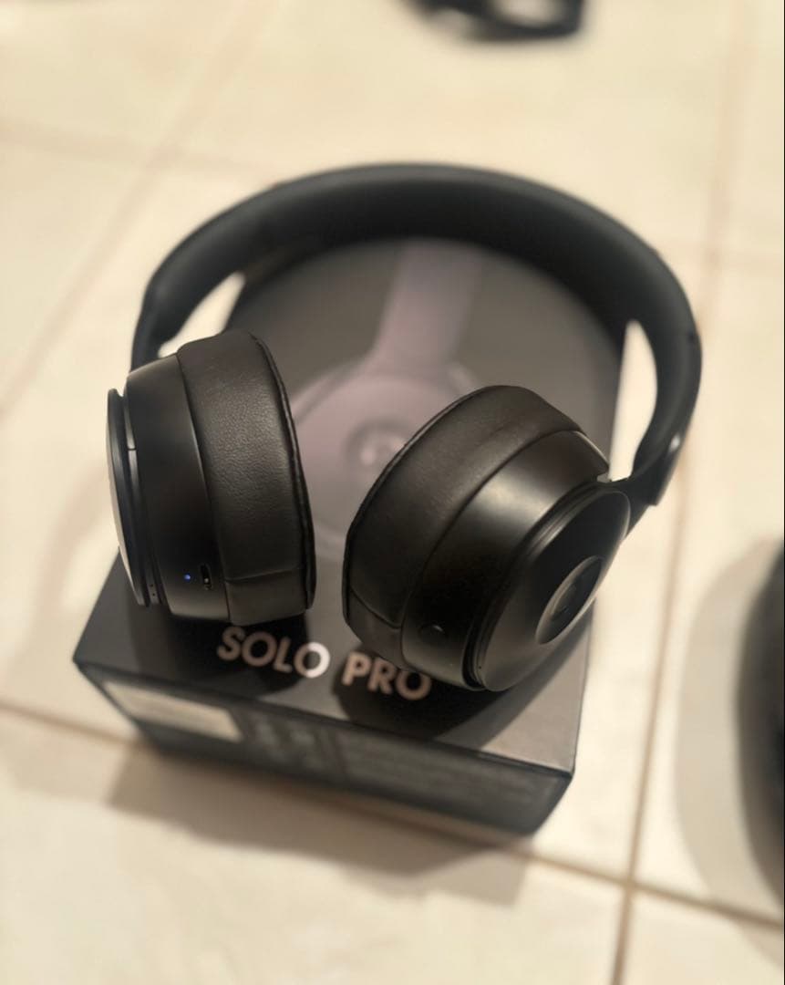 Beats SOLO PRO ブラック ワイヤレスヘッドホン beats solo pro