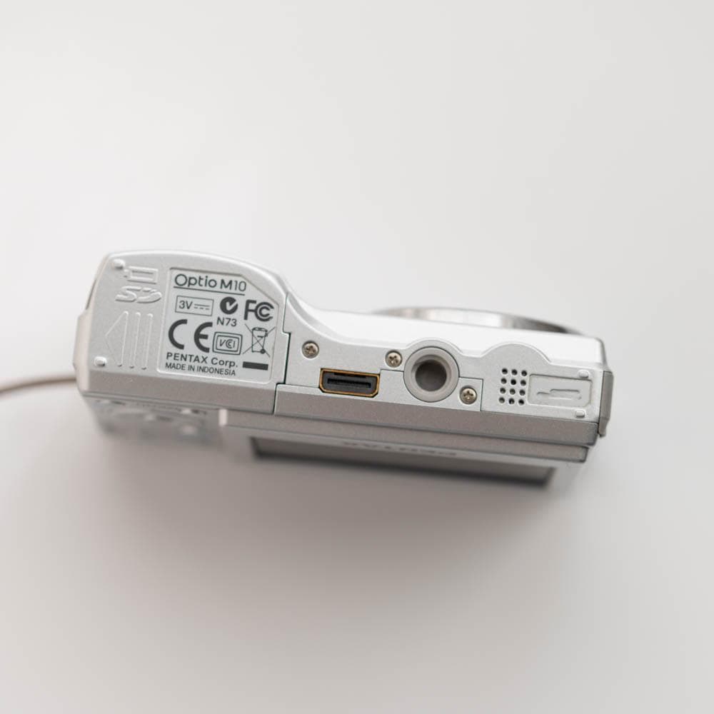 単3電池で動く平成レトロなコンデジ】PENTAX optio M10 単3電池で