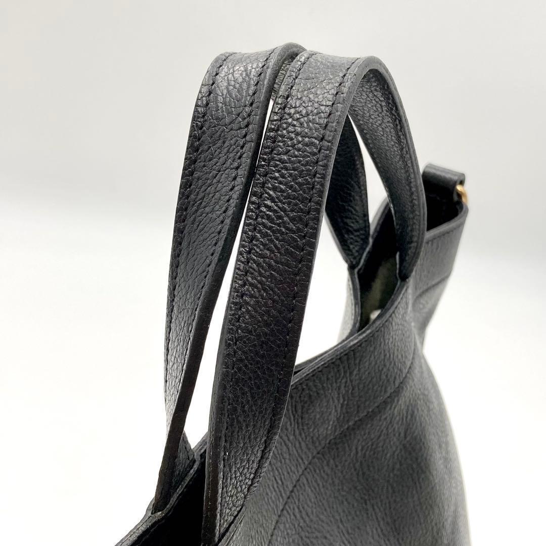 ☆みー☆✨IL BISONTE バケットバッグ 黒 レザー ロゴ 2way