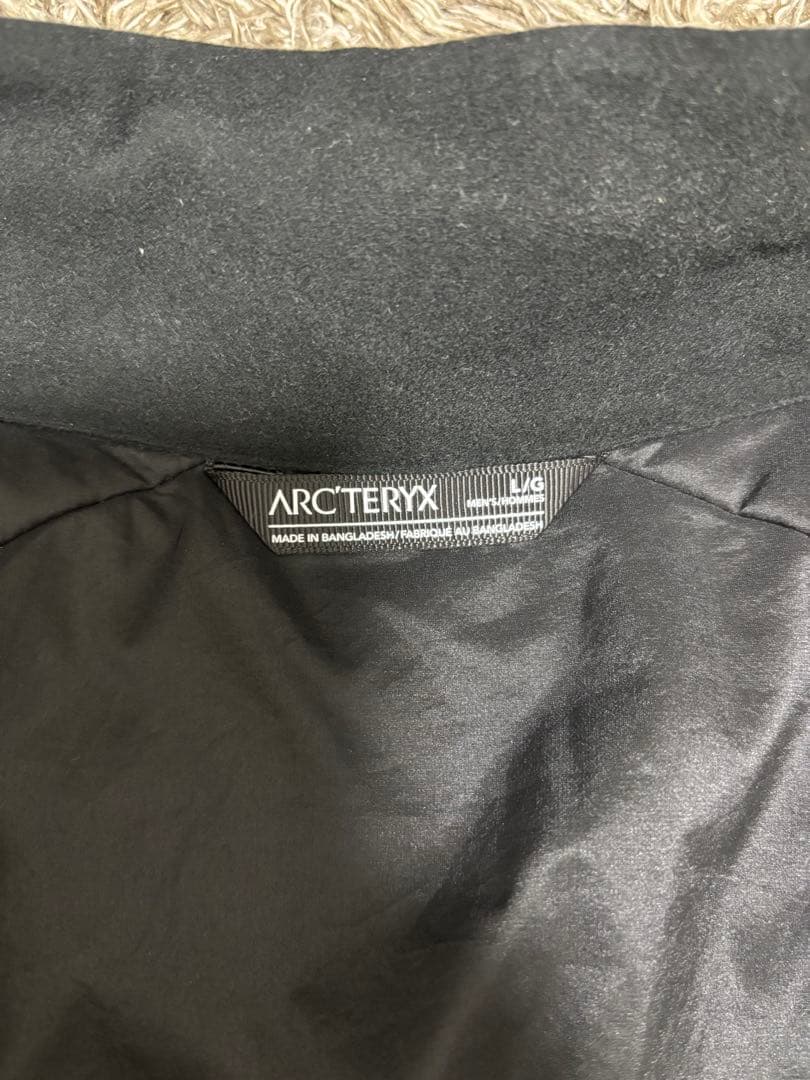 値下げ可能！！ARC'TERYX アトムベスト　黒