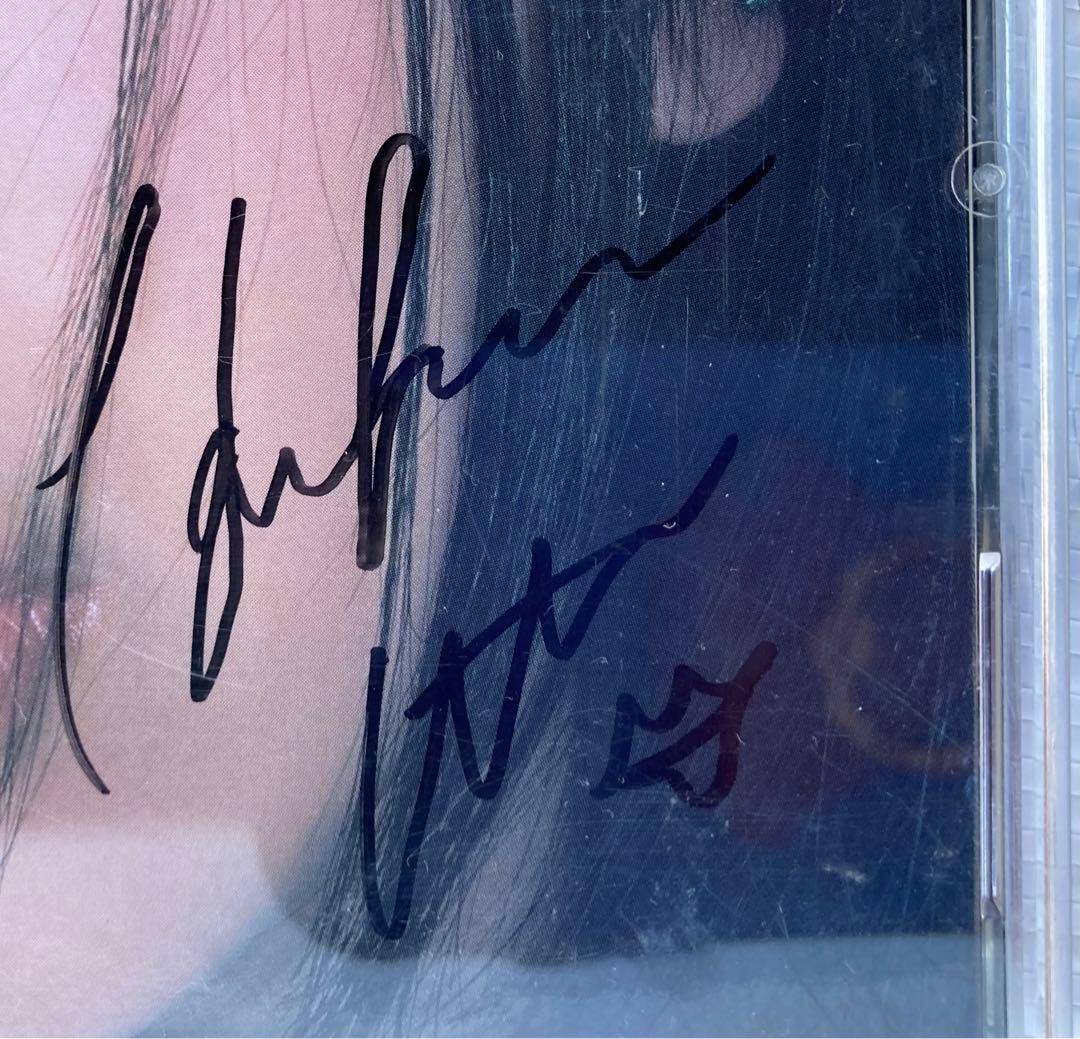 宇多田ヒカル 直筆サイン入り特大写真 Amazon.co.jp: 宇多田ヒカル