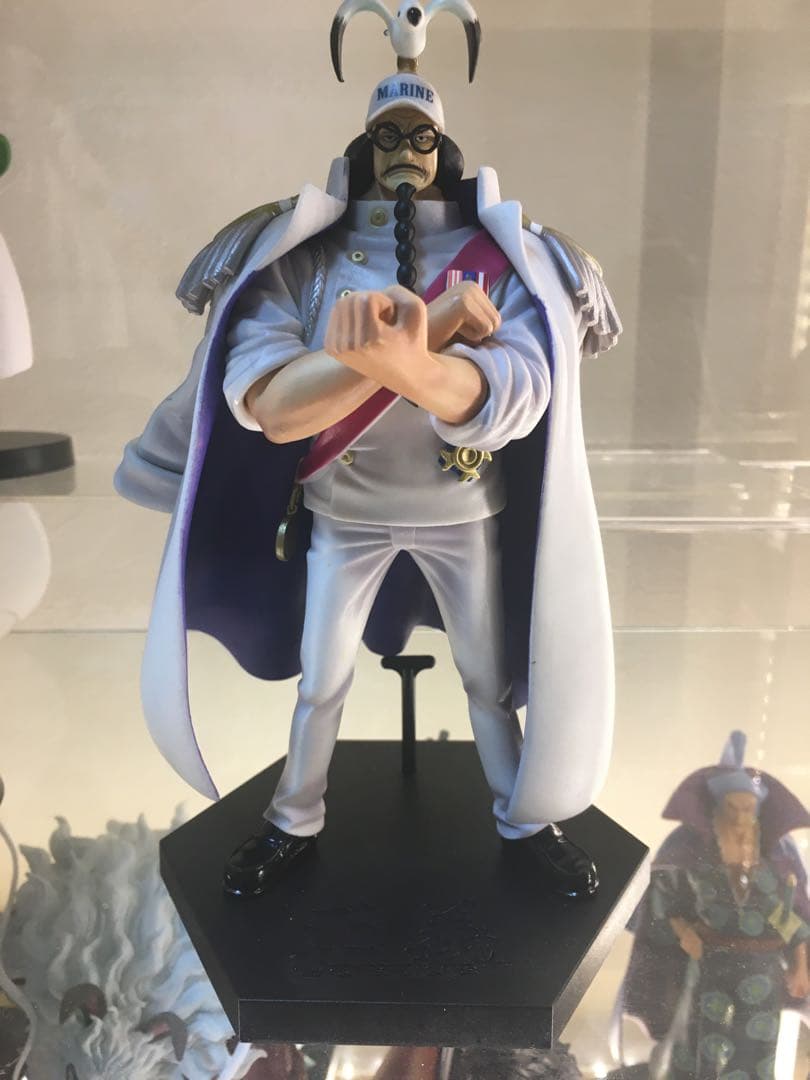 ワンピース 海軍フィギュア11体まとめ売り 黄猿、赤犬、緑牛、センゴク