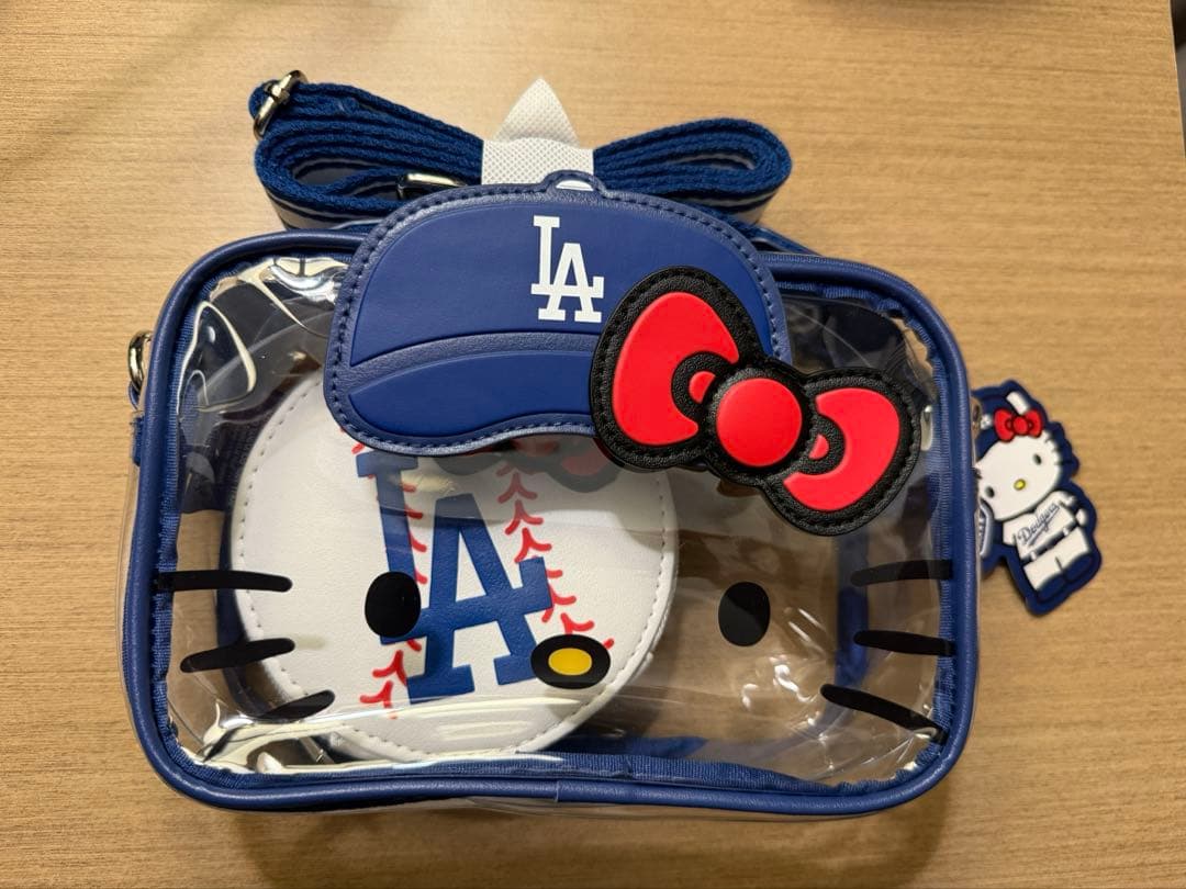 ハローキティ LAドジャース コラボバッグ 社員がプライベートで行った