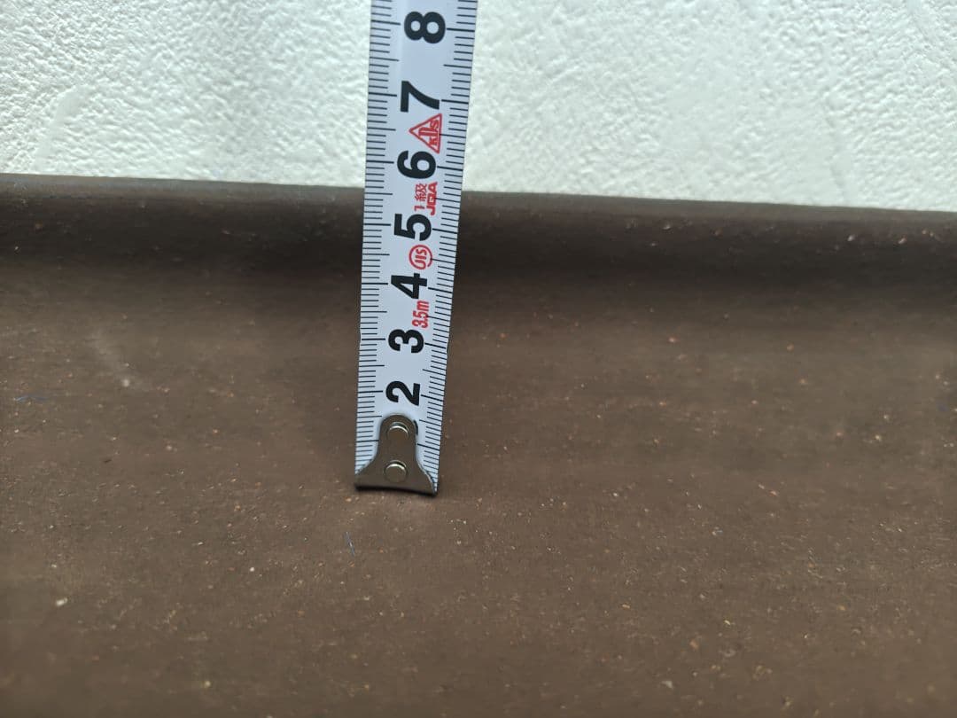 茶色の陶器製四角鉢　落款あり 中型