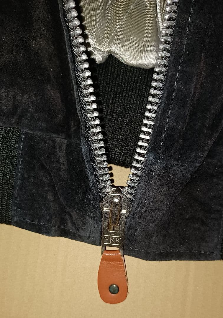 B'z ジャンパー live gym in the life 古いのでジャンク - メルカリ