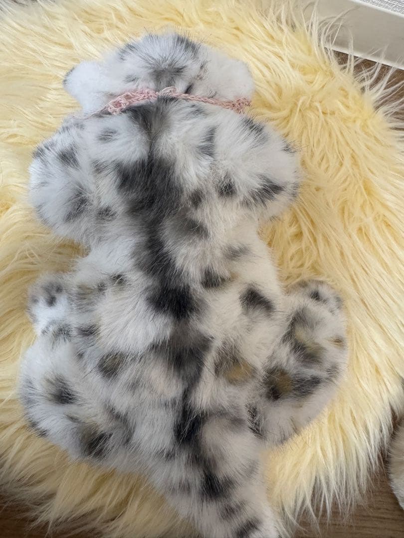 海外作家様作 アートドール ユキヒョウの赤ちゃん