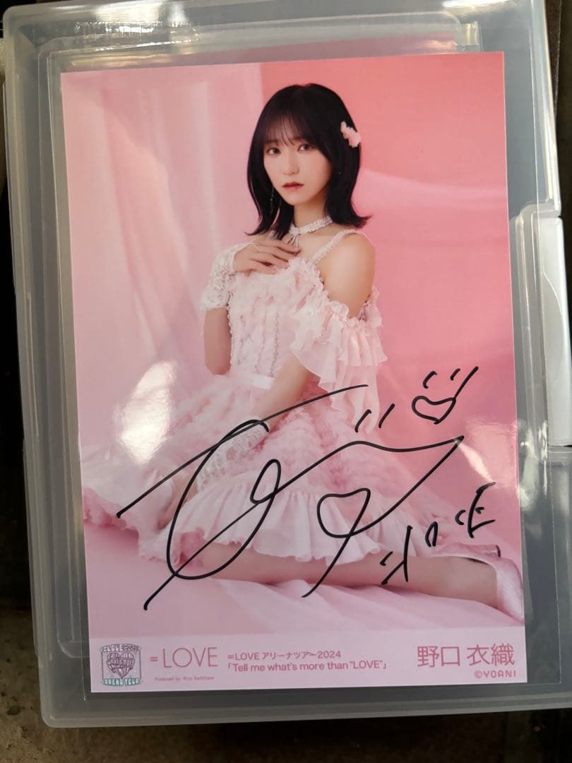 LOVE イコラブ 直筆 野口衣織 座り 6周年衣装 生写真 ヒキ LOVE