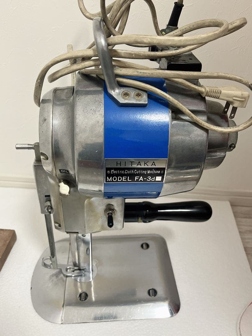 竪刃型裁断機　HITAKA INDUSTRIAL クロスカッター　手芸