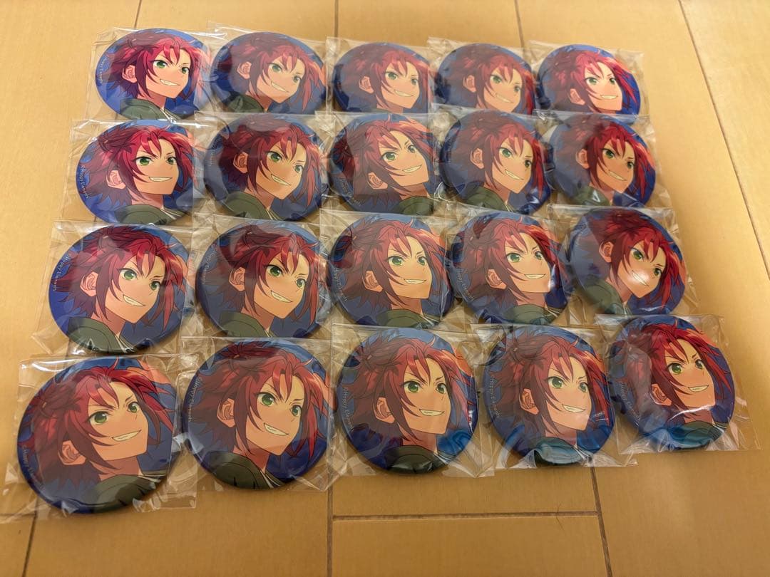 衣更真緒 缶バッジ - メルカリ