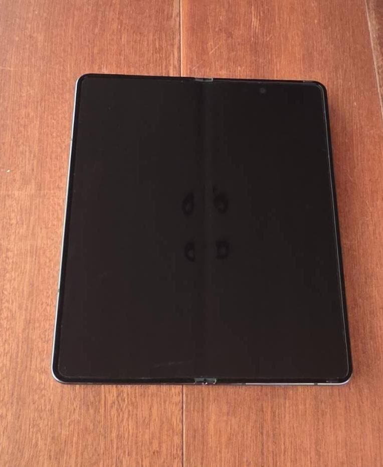 docomo Galaxy Z Fold 4 本体