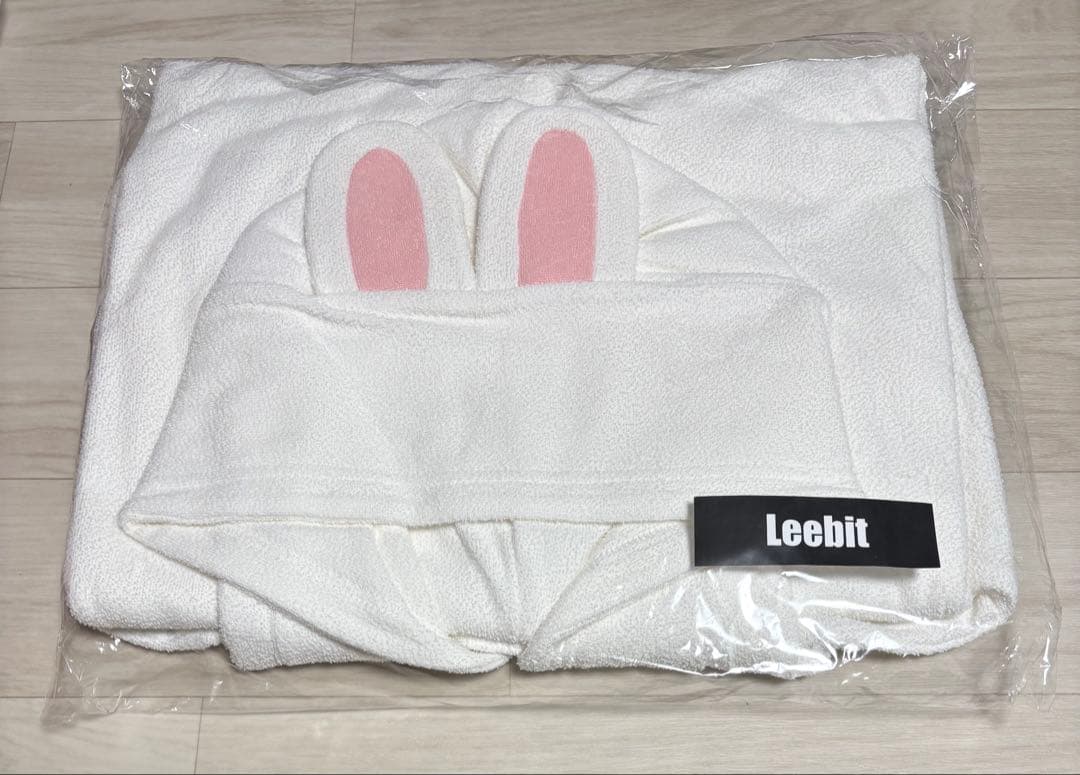 stray kids リノ leebit ポンチョ ポップアップストア 新品