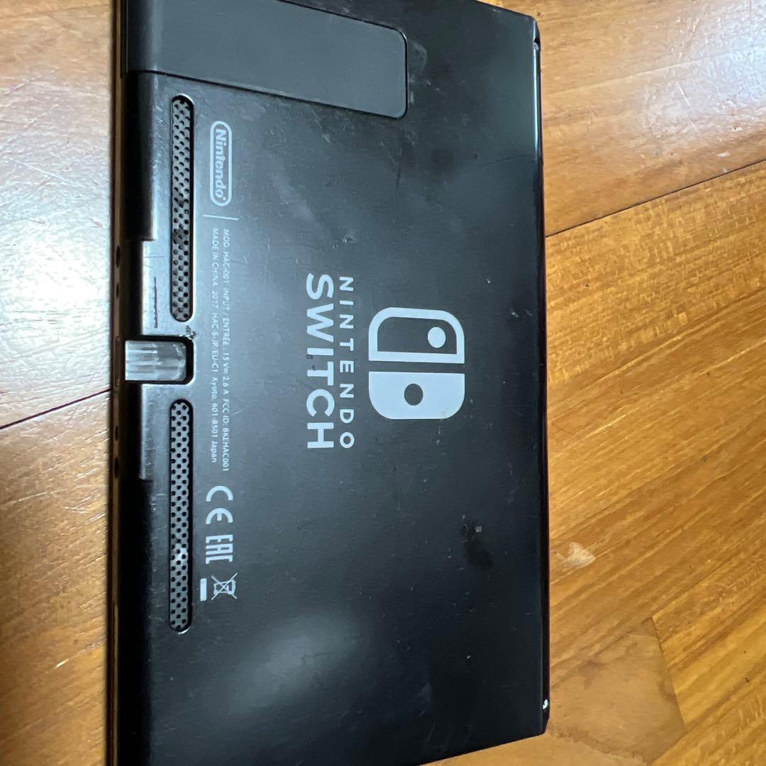 Nintendo Switch 本体 + Joy-Con 赤/緑