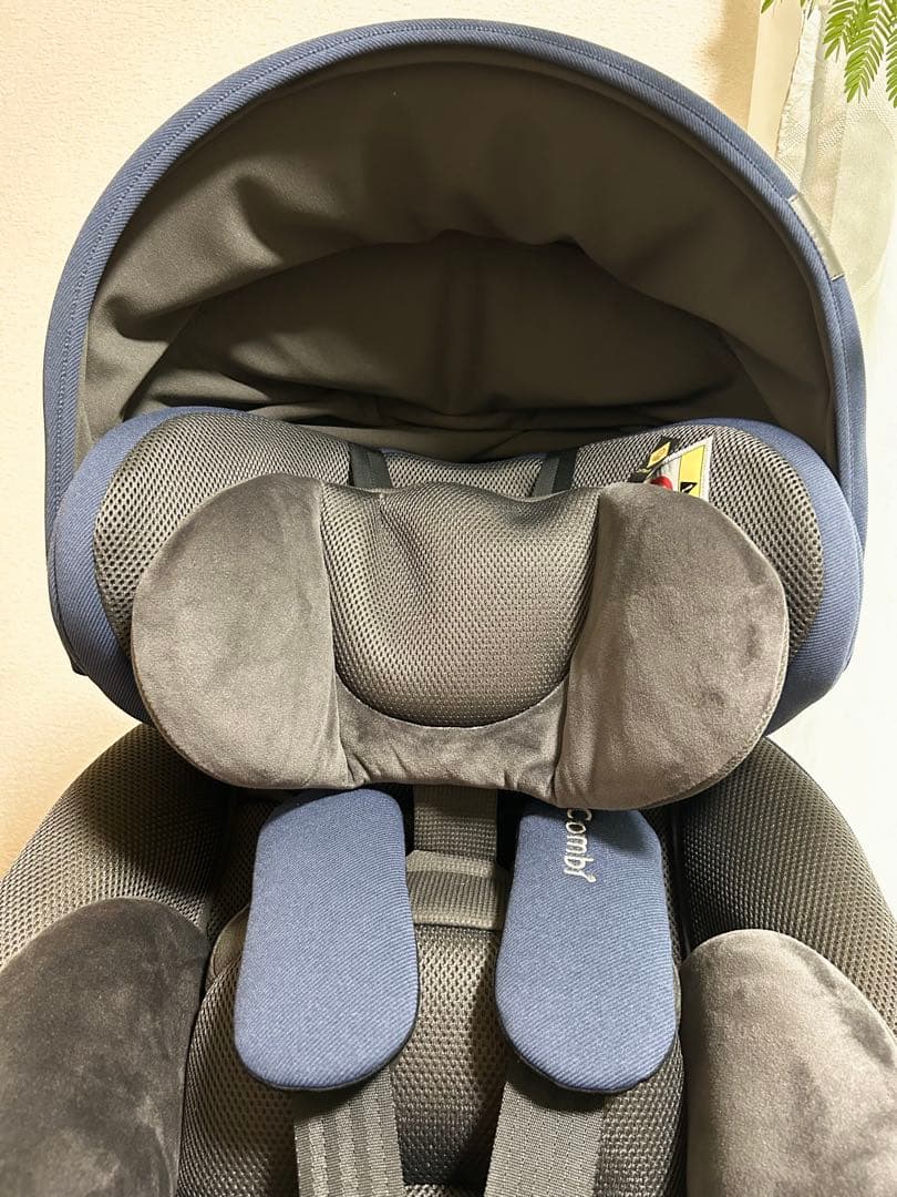 美品 チャイルドシートコンビ THE S ISOFIX ZB-690 ネイビー