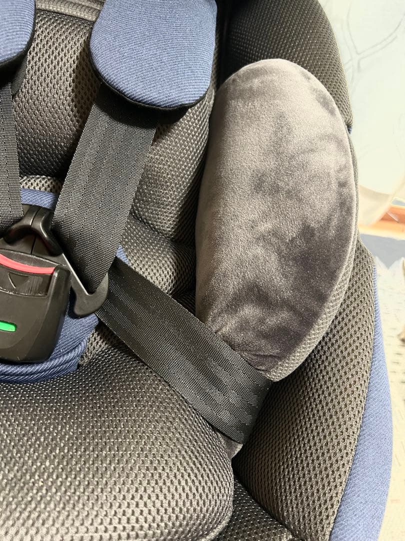 美品 チャイルドシートコンビ THE S ISOFIX ZB-690 ネイビー