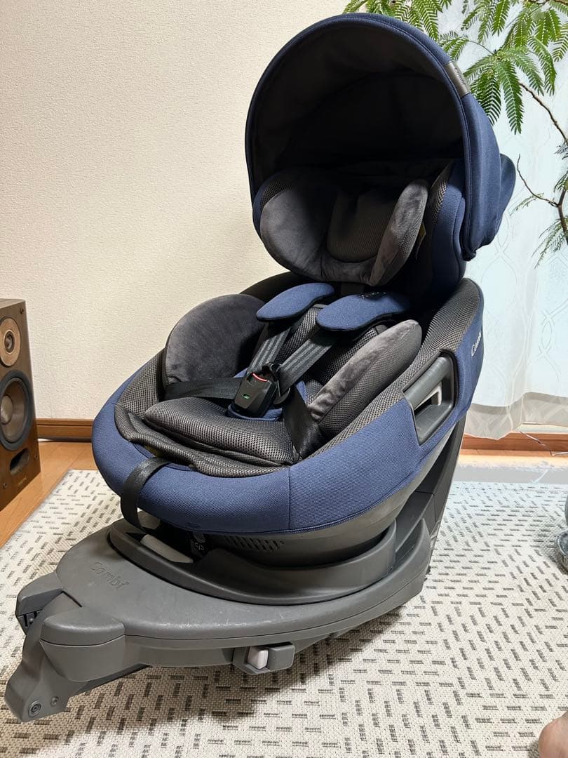 美品 チャイルドシートコンビ THE S ISOFIX ZB-690 ネイビー
