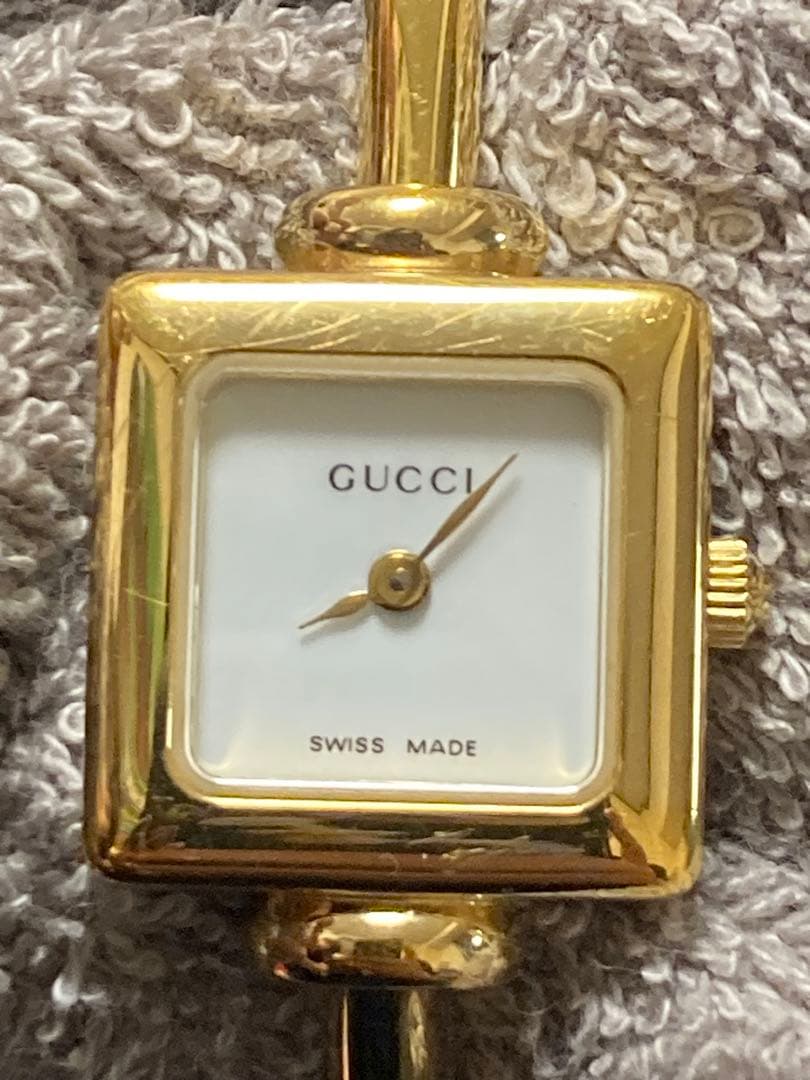 グッチ GUCCI レディース バングルウォッチ シェル文字盤 時計 1900L グッチ GUCCI レディース バングルウォッチ シェル文字盤 時計 1900L