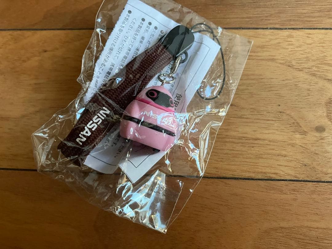 レア　NISSAN ストラップ 電動車　ピンク グリーン