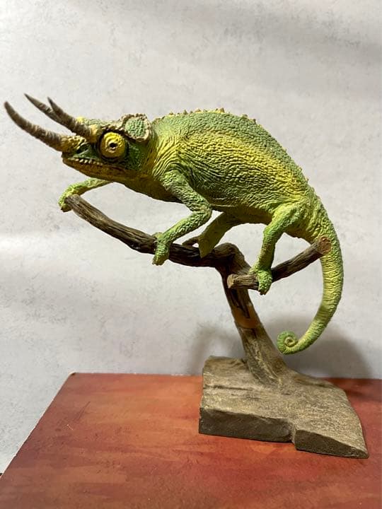 海洋堂　ジャクソンカメレオン　完成品