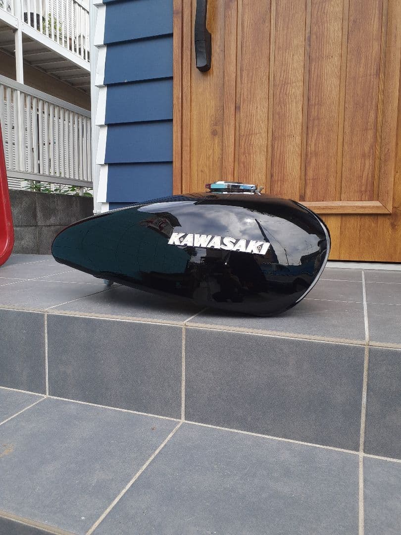 Z1 Z2 純正タンク　外装セット　旧車　カワサキ Z1 Z2 純正タンク 外装セット 旧車 カワサキ Z1 Z2 純正タンク 外装