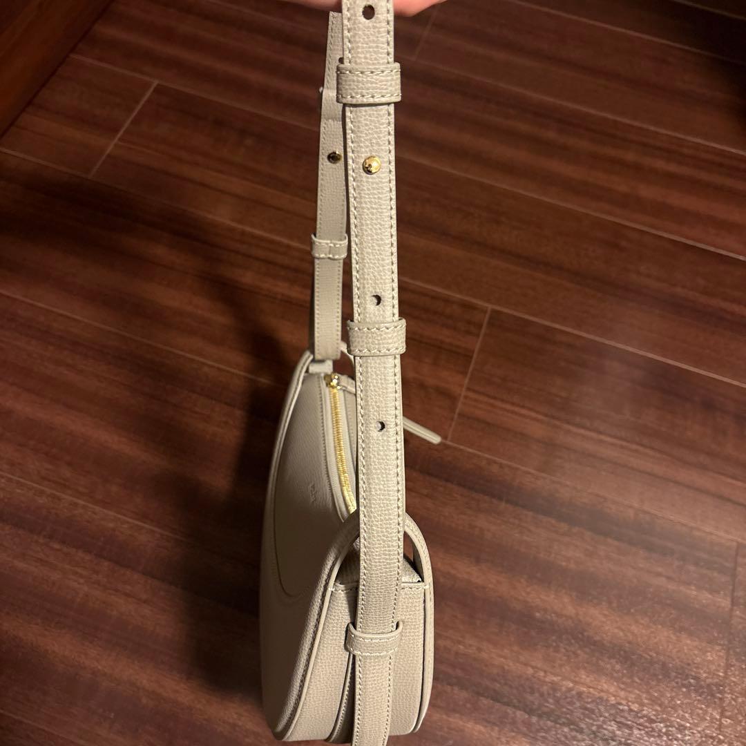 POLÈNE グレー レザー ショルダーバッグ