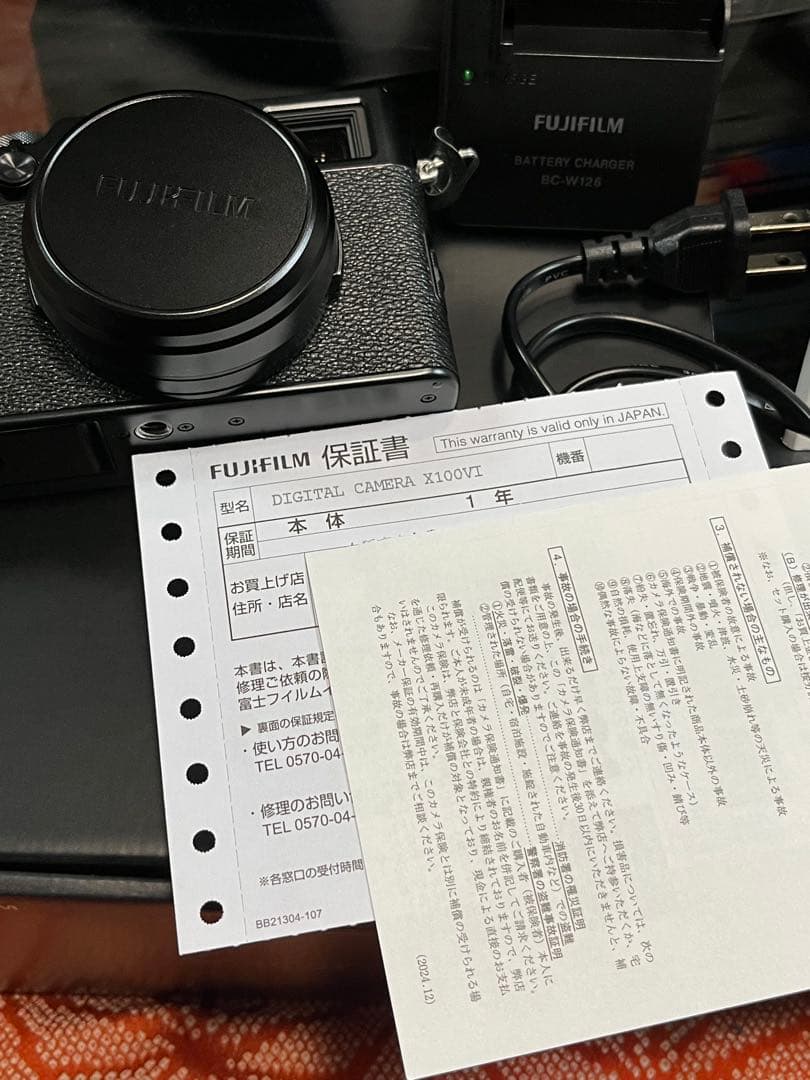 富士フイルムX100VI 付属品多数1000ショット 保証書元箱他