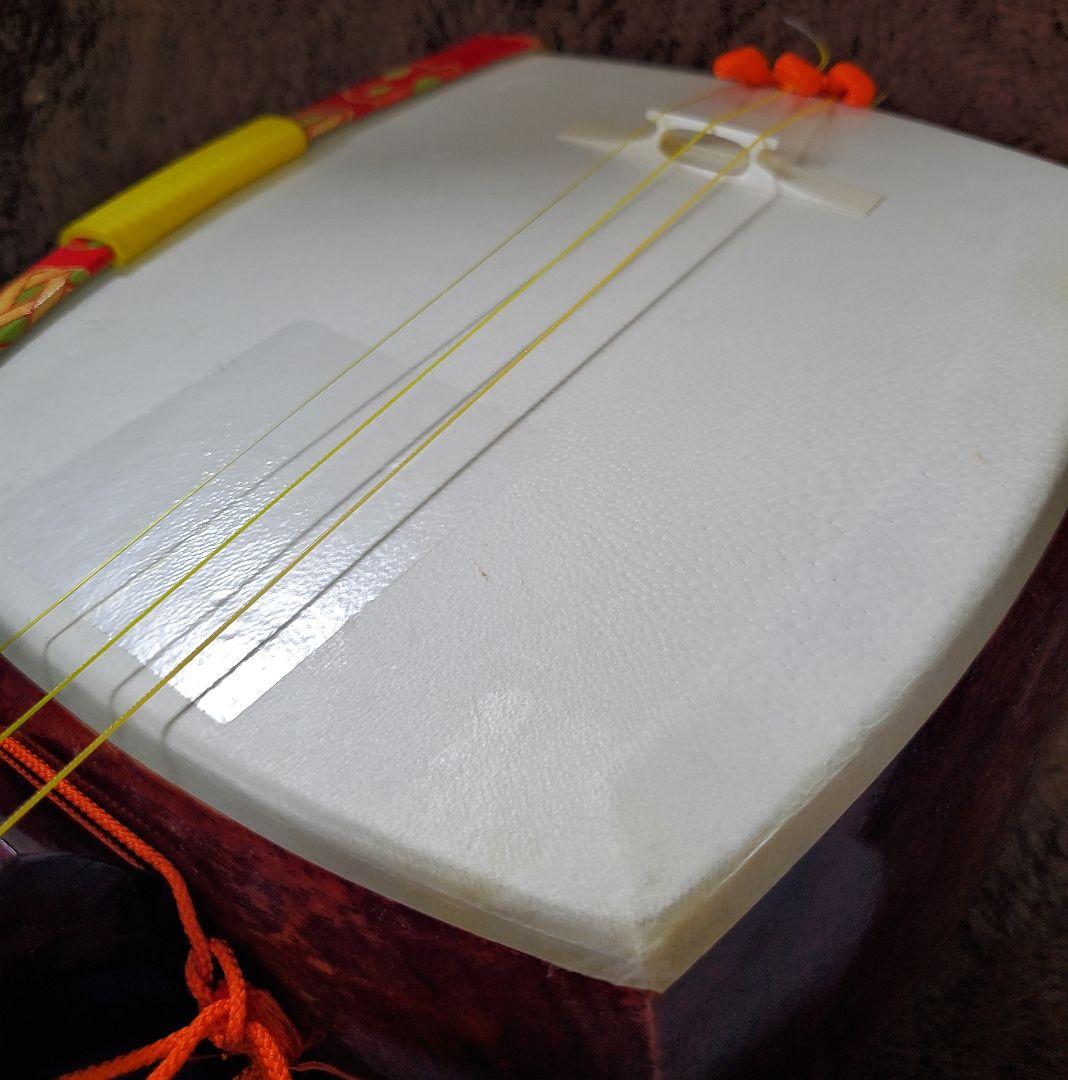 三味線　紅木 中棹 東さわり 撥 駒 長袋他 ケース付 皮破れなし 短棹 ５厘大