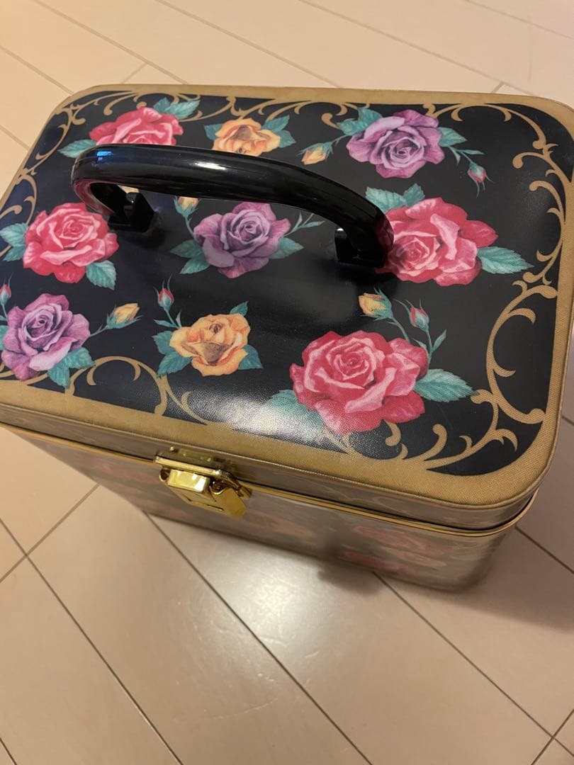 パリちゃん専用新品　ANNA SUI 花柄 メイクボックス