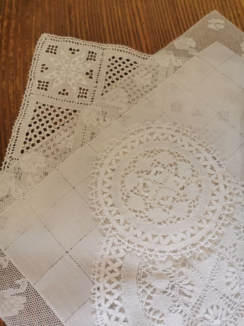 アンティーク マルチーズレース リネンラウンドドイリー マルタ十字
