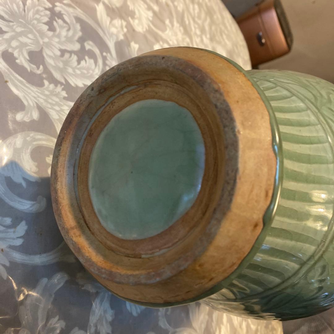 専用 中国古玩 陰刻草花文青磁花瓶