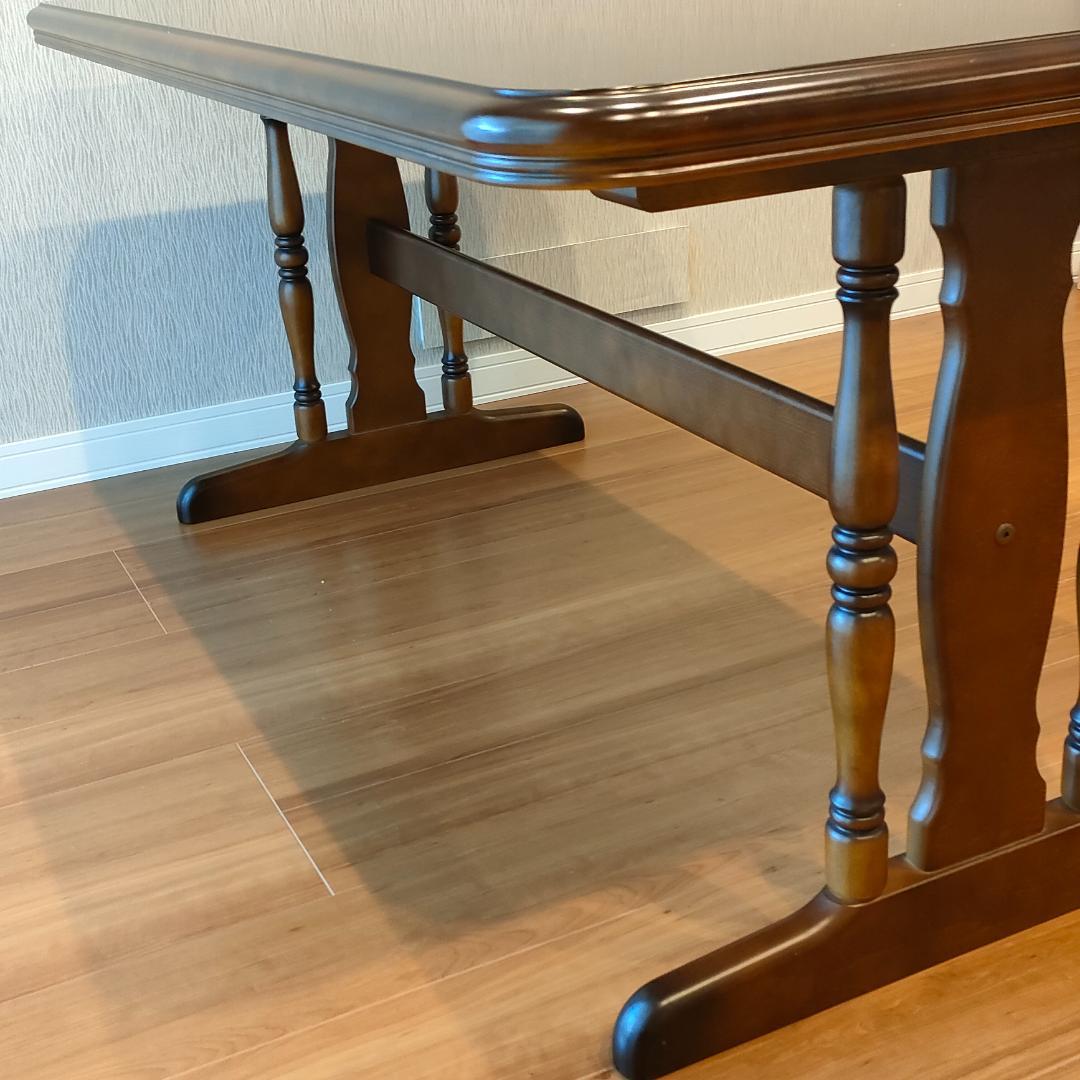 〈美品〉カリモク　コロニアル　ダイニングテーブル　天然木　ろくろ