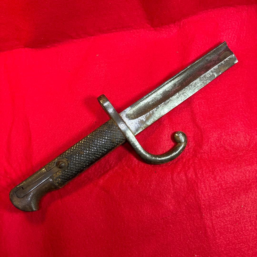 旧日本軍　銃剣　実物　菊紋　刻印　切断　刃引き　済み　大型　付剣装置動作良好 旧日本軍 銃剣 実物 菊紋 刻印 切断 刃引き 済み 大型 付剣装置動作
