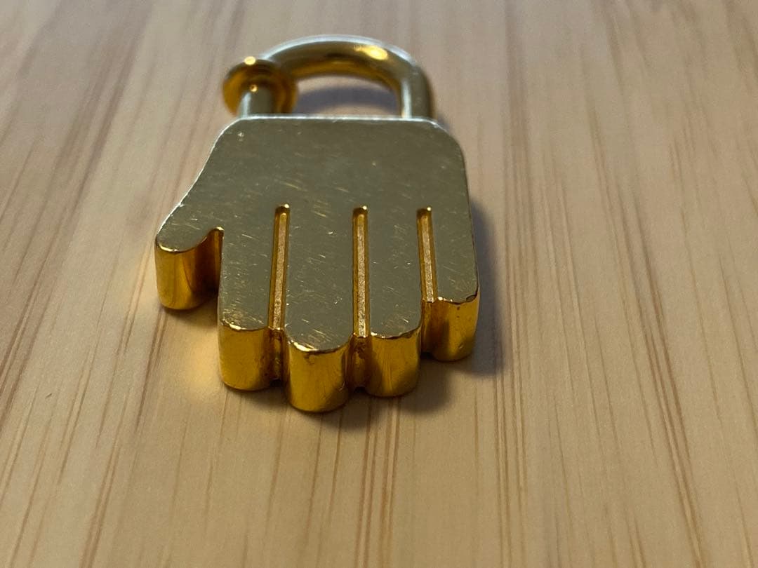 エルメス（HERMES）ハンドモチーフカデナ2002年　ゴールド　チャーム