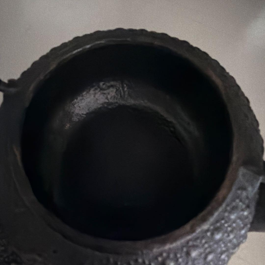 黒い鋳鉄製鉄瓶 - メルカリ