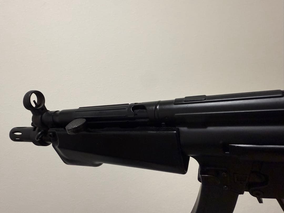 マルイMP5電動ガン ブラック マガジン4本付き