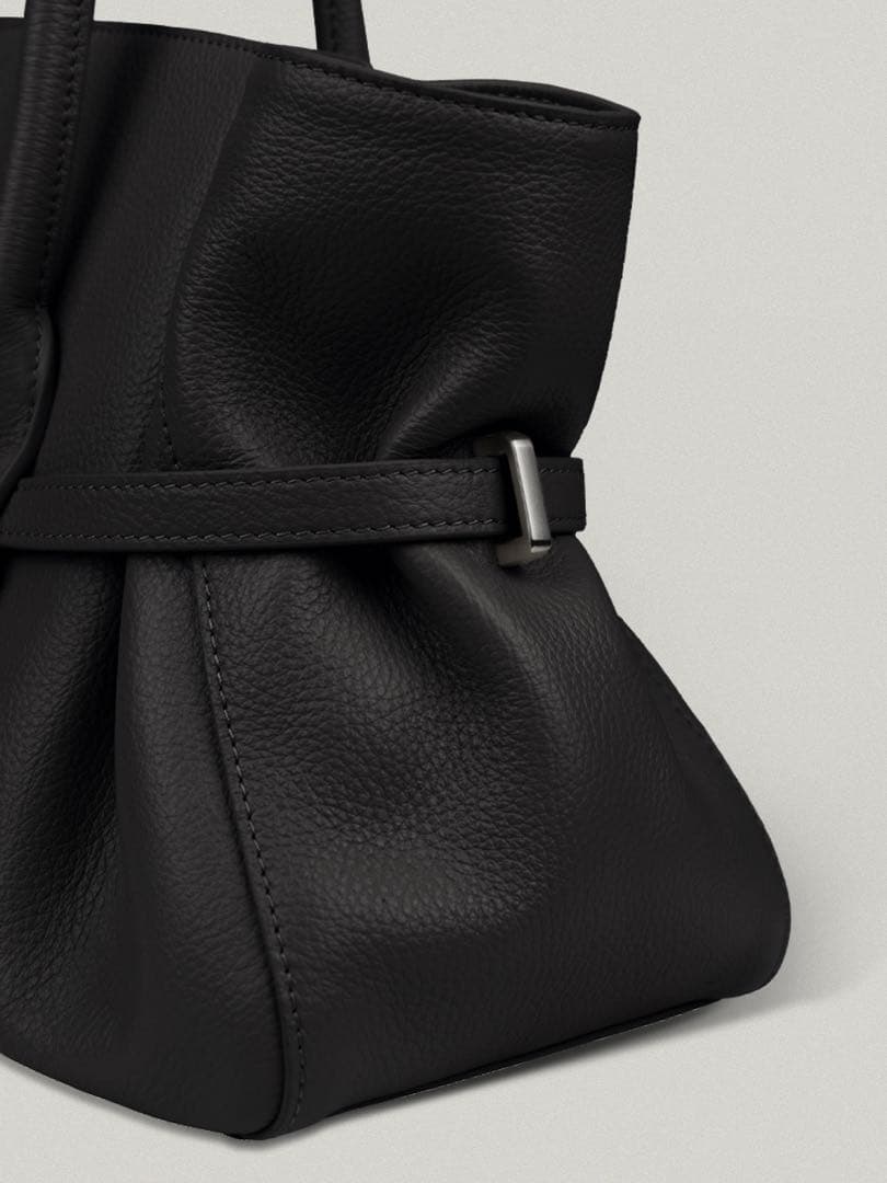 美品FOLNUA(フォルニュア)ハヴィバッグ ブラック_プレーン