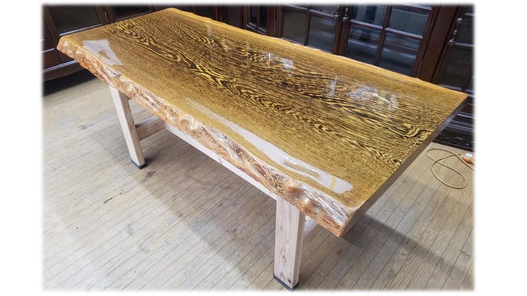 きょうきょう　鉄刀木　タガヤサン　無垢一枚板　ダイニングテーブル