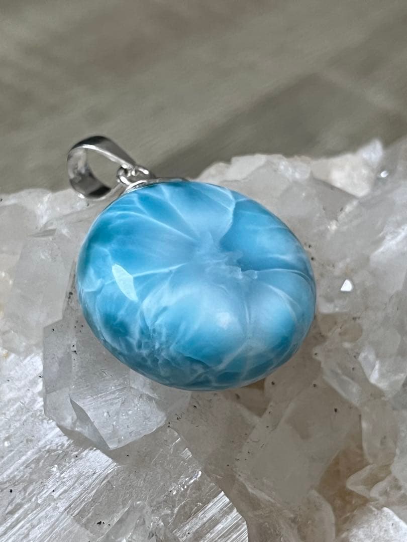 天然石ラリマー☆高品質！まる型ペンダントトップ☆レアな丸型＆両面