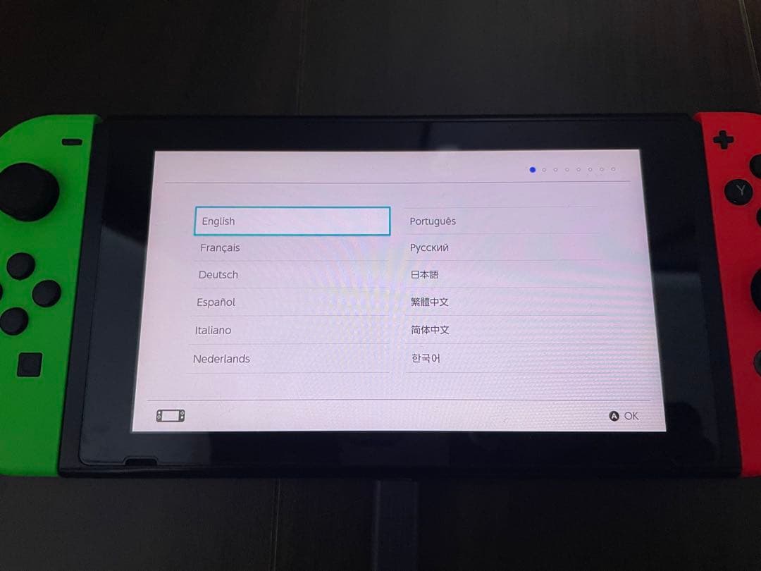 S*i様 Nintendo Switch 本体 赤/緑 Joy-Con付き