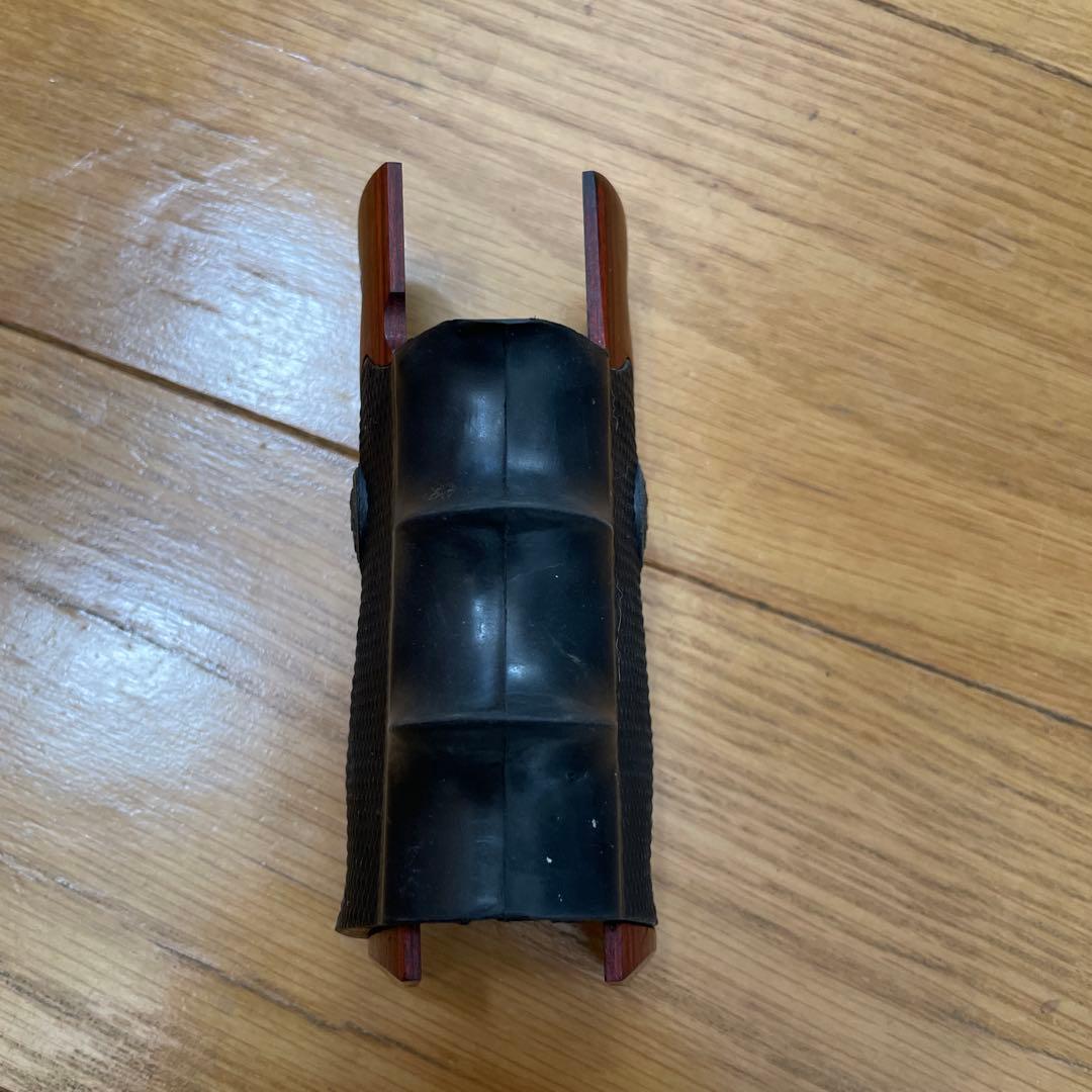 Pachmayrパックマイヤー　M1911ガバメント用ウッド＆ラバーグリップ