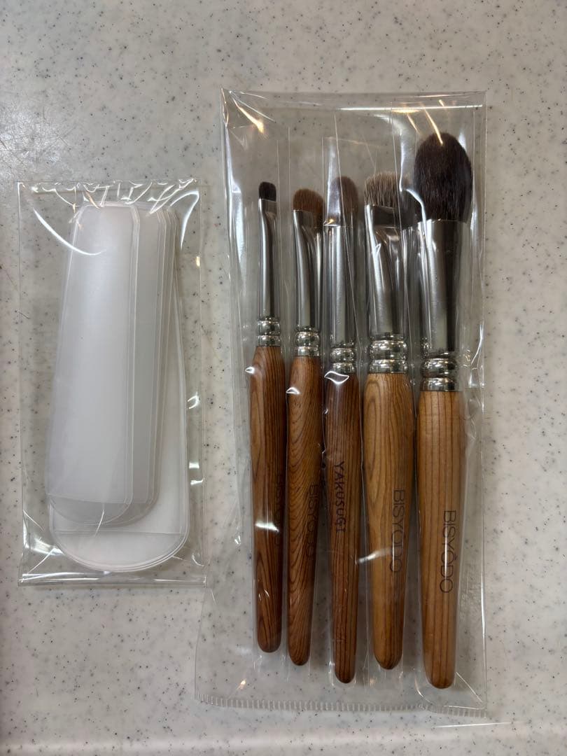 ウエダ美粧堂　BISYODO 屋久杉　化粧筆5本セットメイクブラシ26730円
