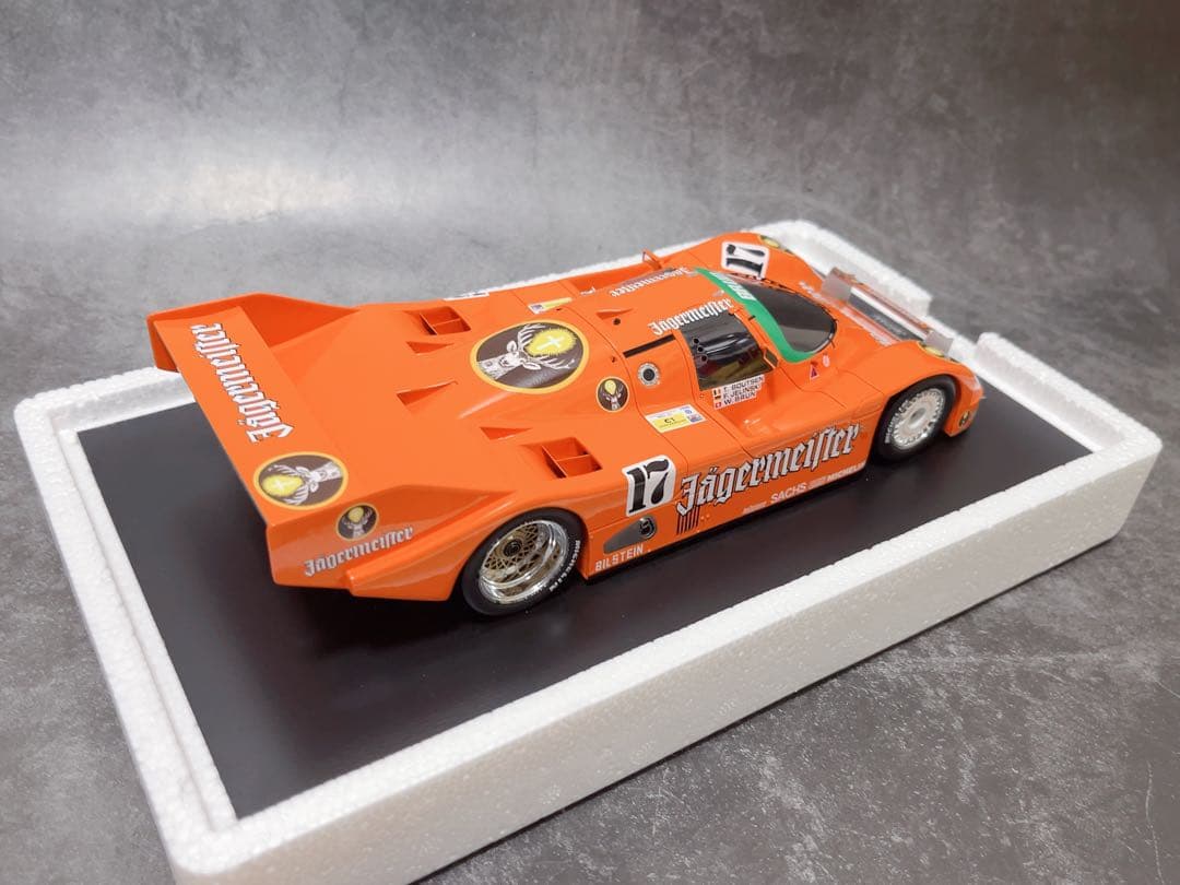 スパーク 1/18 ポルシェ 962 Spa 優勝 #17 イエーガーマイスター