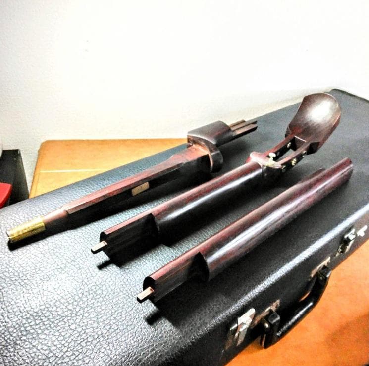 三味線　紅木 中棹 東さわり・ 地唄・撥・ 駒 ・袋他 ケース付