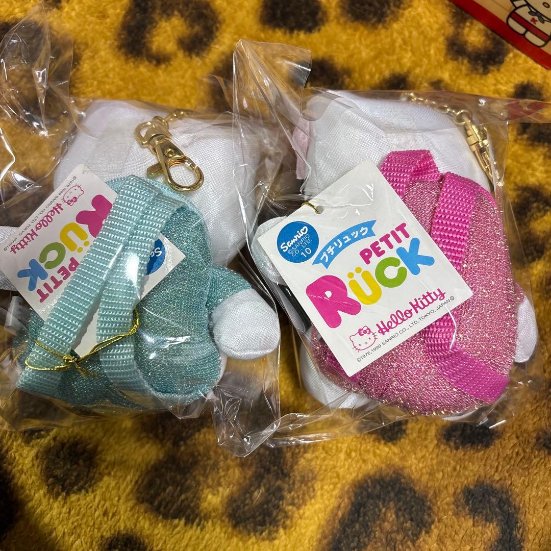 ハローキティーショップバンク＆ ミニリュックキティーキーホルダー