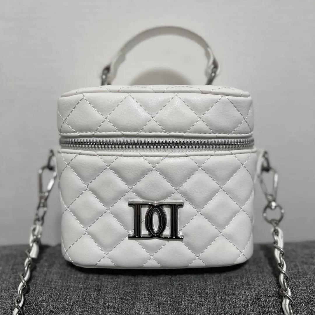 darich キルティングスクエアミニバッグ WHT