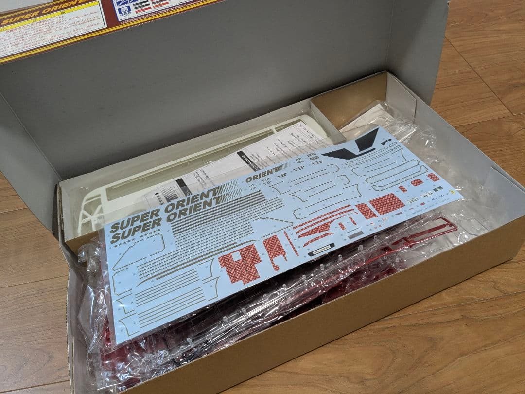 SUPER ORIENT サロンバス 1/32 スケール