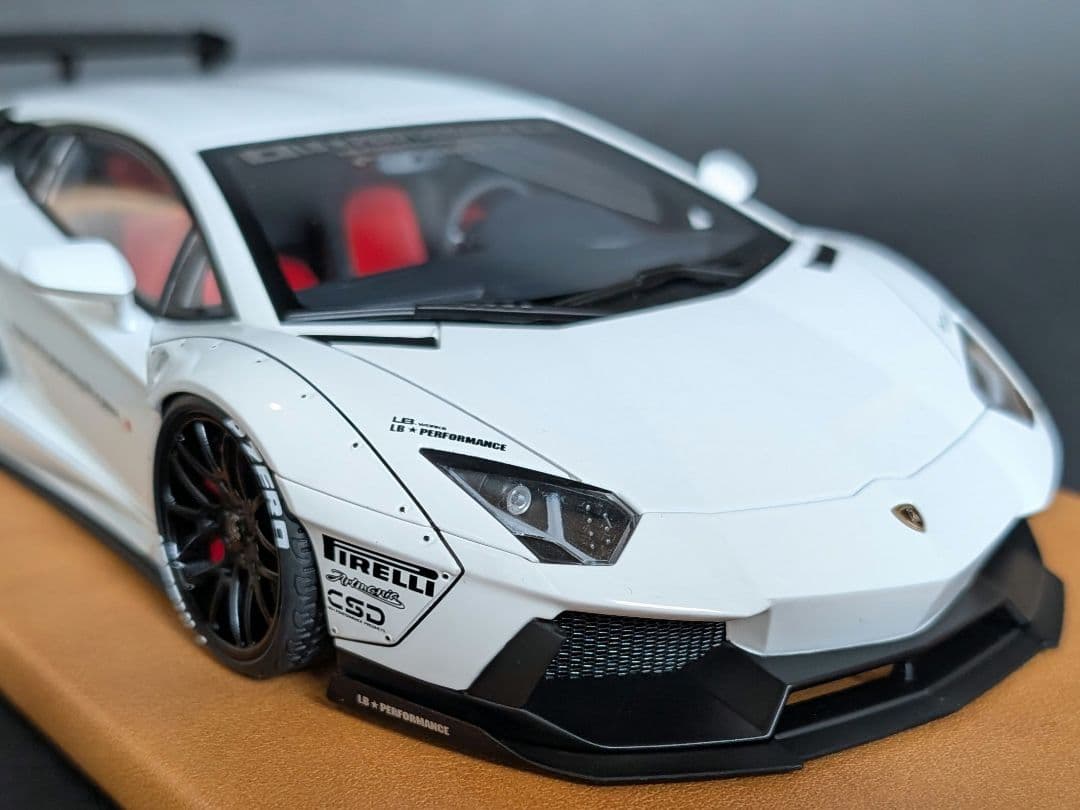 【てつ】オートアート 1/18 アヴェンタドール LBWKリバティウォーク